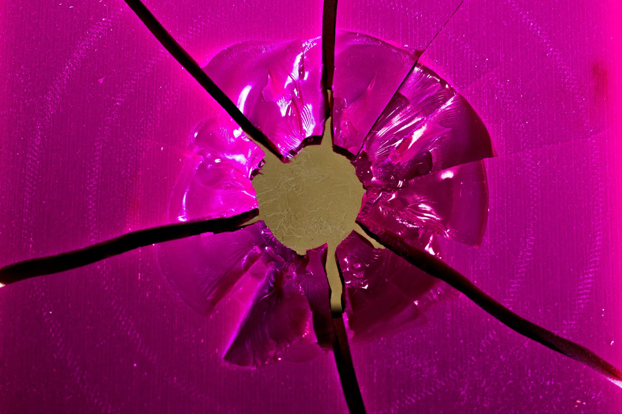 <span class="YPkS7KbdpWfGdYKd3QB9">Фрагмент </span><span class="YPkS7KbdpWfGdYKd3QB9">брони </span><span class="YPkS7KbdpWfGdYKd3QB9">“</span><span class="YPkS7KbdpWfGdYKd3QB9">раковина</span><span class="YPkS7KbdpWfGdYKd3QB9">” </span><span class="YPkS7KbdpWfGdYKd3QB9">после </span><span class="YPkS7KbdpWfGdYKd3QB9">испытания</span><span class="YPkS7KbdpWfGdYKd3QB9">.</span>